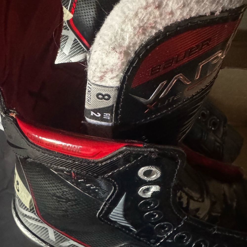 Bauer Vapor X-Lite Skates in Blue and Black - Picture 3 of 5